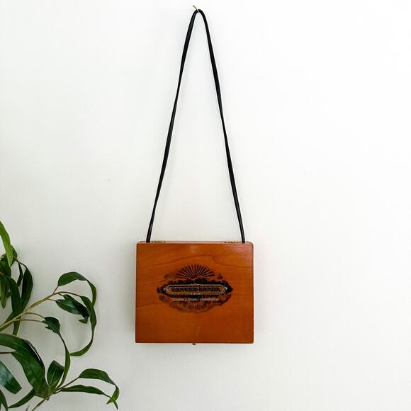 Sancho Panza Wood Cigar Box With Leather Strap Brown - Picture 9 of 11